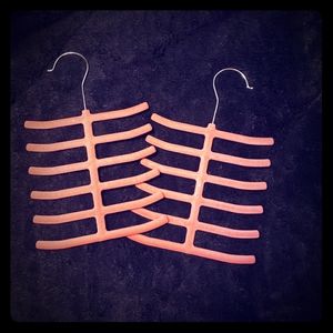 X2 Pink scarf holders